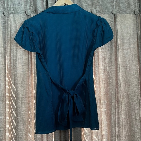 Banana Republic Teal Silk Polka Dot Tie Back Button-Up Blouse Size Medium - Picture 11 of 14